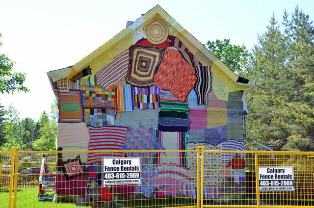 Yarnbombing house Calgary